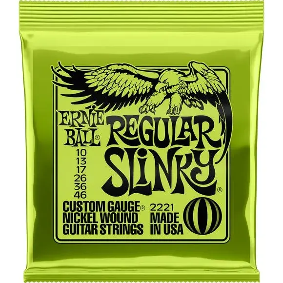 Grønn pakke med Ernie Ball Regular Slinky 2221 elgitarstrenger merket 10-46
